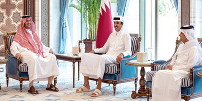 أمير قطر يستقبل