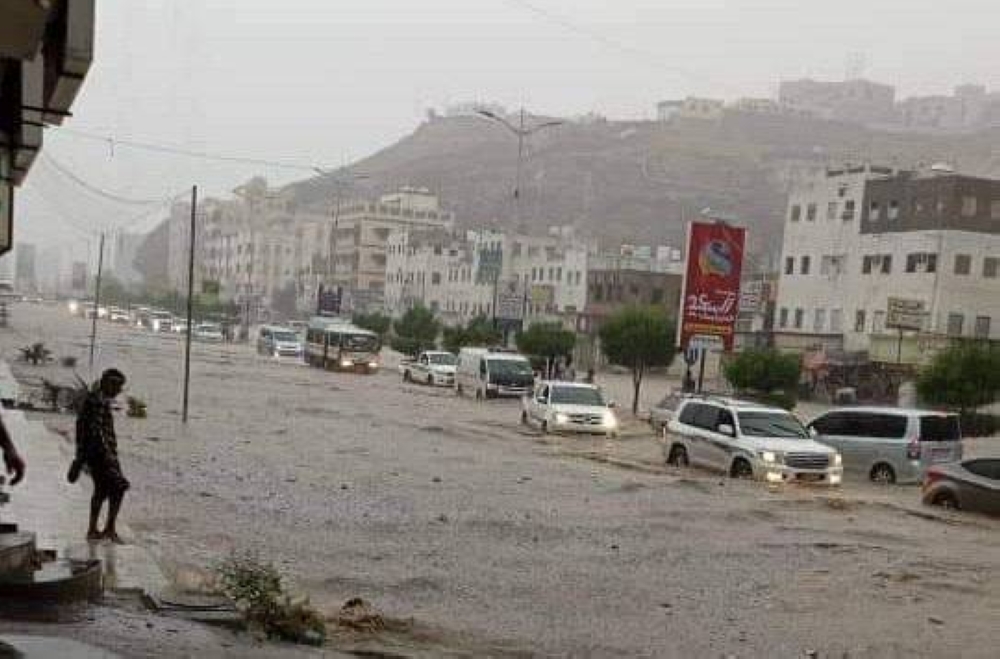 وفاة شخص في حضرموت.. العليمي يوجّه برفع الجاهزية لمواجهة الفيضانات في شرق اليمن