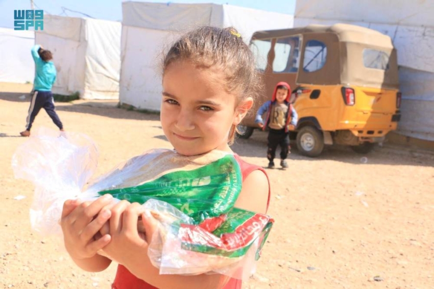 &quot;سلمان للإغاثة&quot; يواصل توزيع (25,000) ربطة خبز يوميًا للأسر اللاجئة في شمال لبنان