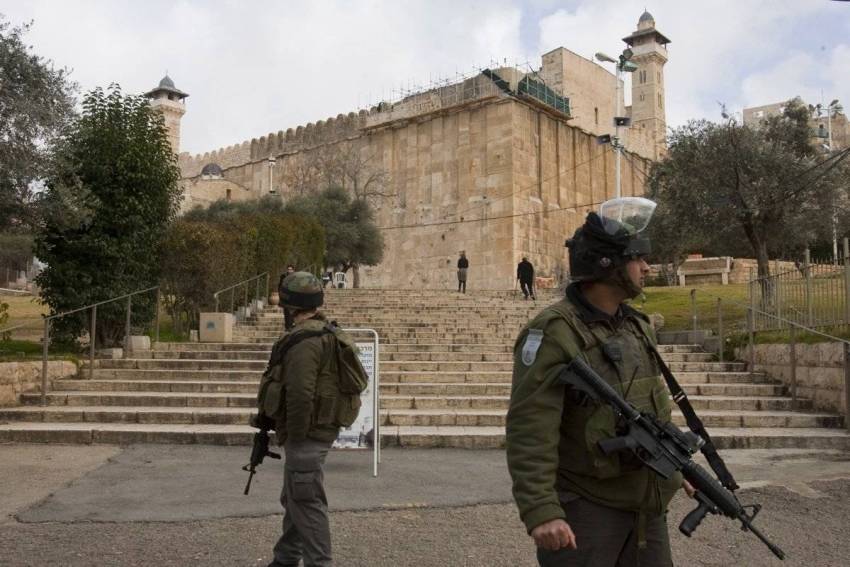 قوات الاحتلال تغلق الحرم الإبراهيمي أمام المصلين  بحجة الأعياد اليهودية