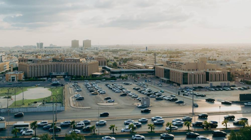 مستشفيات وعيادا