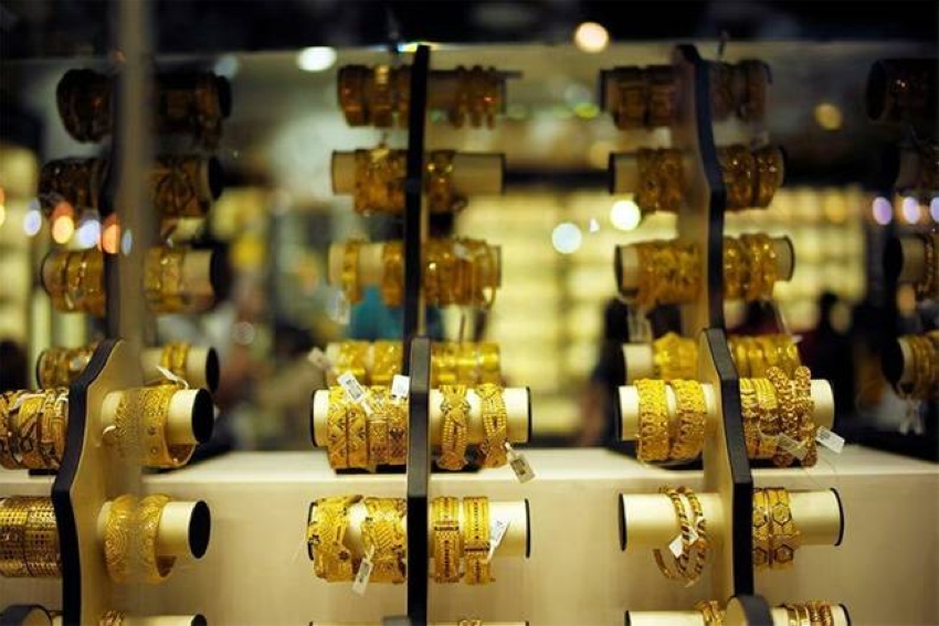 ارتفاع الذهب وتراجع النفط